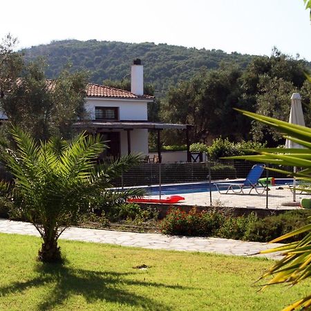 Razi Beach Лефокастро Экстерьер фото