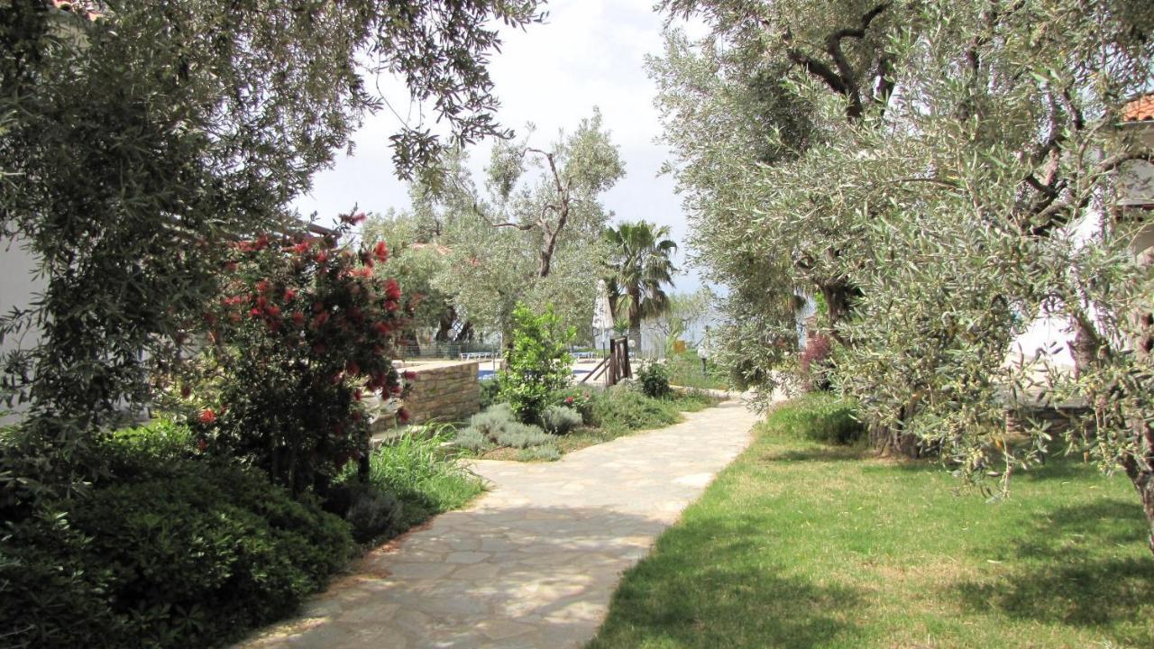 Razi Beach Лефокастро Экстерьер фото