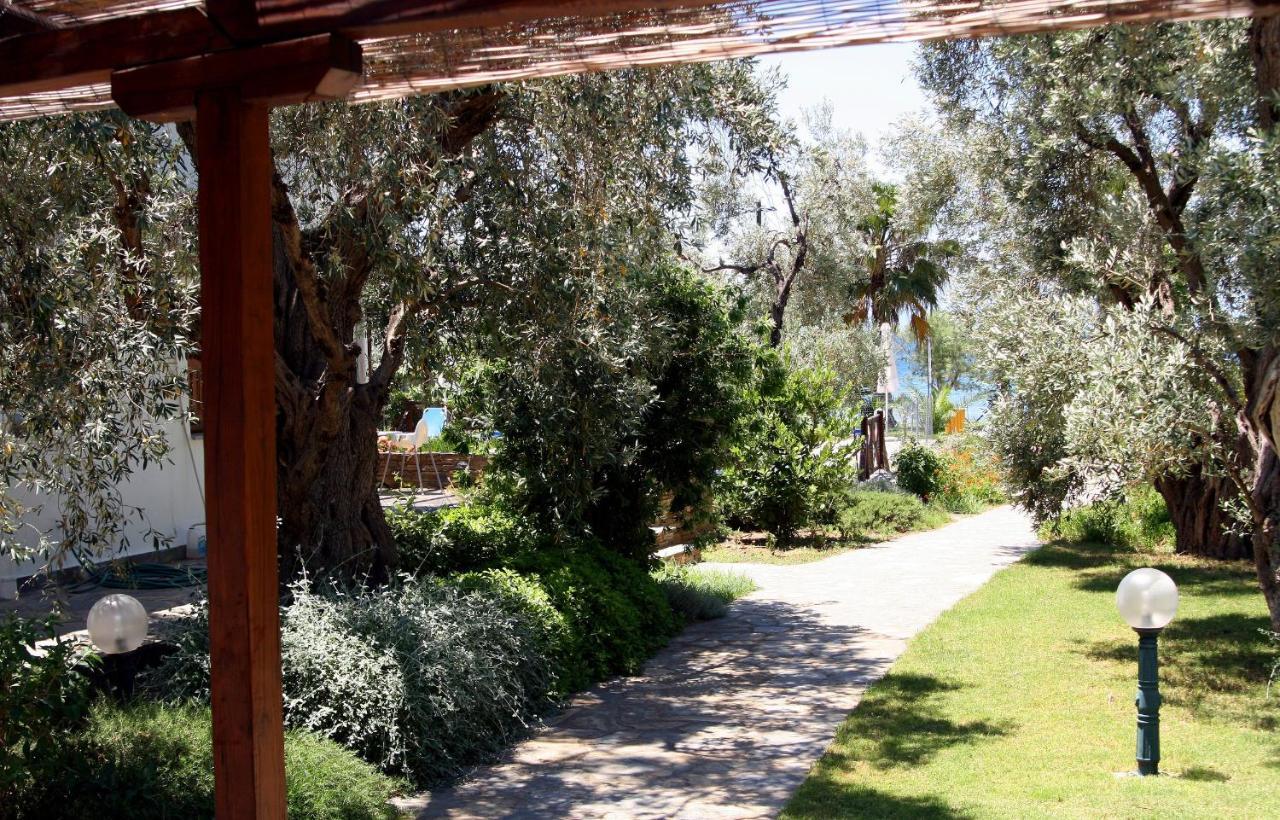 Razi Beach Лефокастро Экстерьер фото