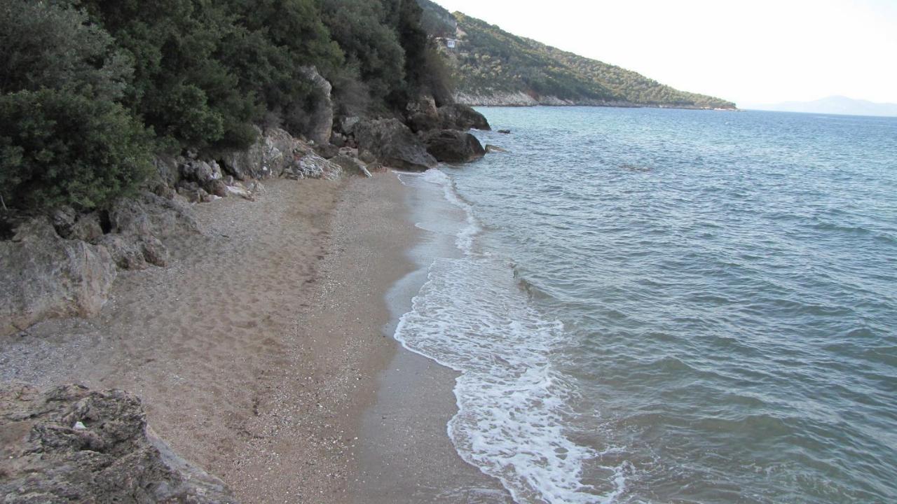 Razi Beach Лефокастро Экстерьер фото